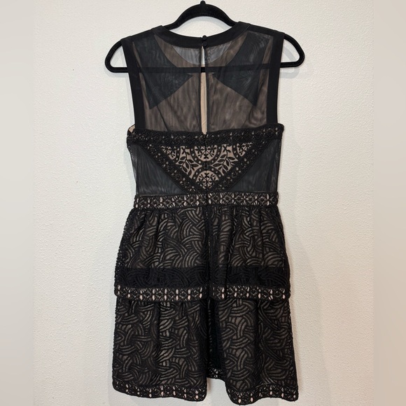 BCBGMAXAZRIA “Joselyn” Black Lace Mesh Cocktail Dress Size 6 NWT $368 - Picture 3 of 15